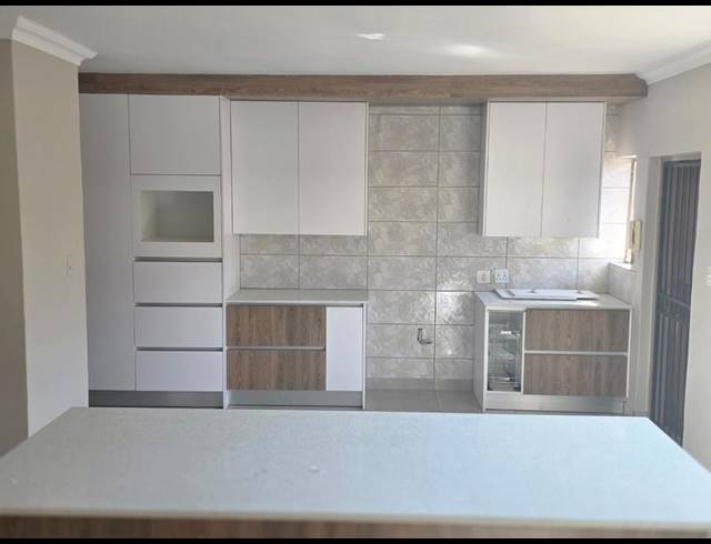 6 BEDROOM HOUSE FOR SALE IN WONDERBOOM